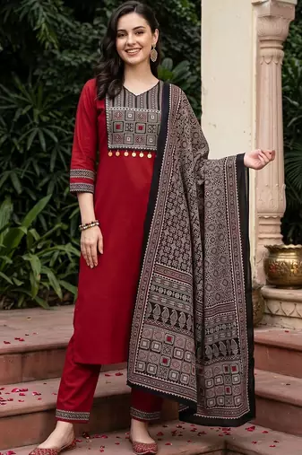 women printed regular gotta patti cotton kurta with trousers & with dupatta