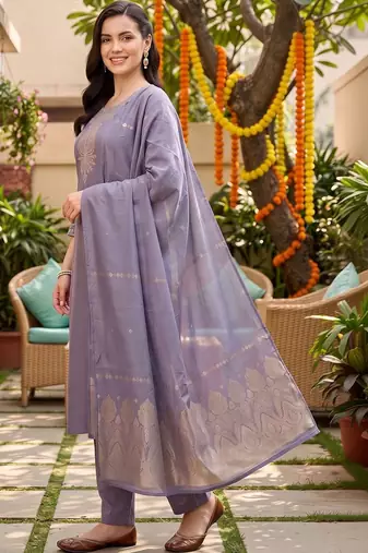 women ethnic motifs embroidered regular thread work kurta with trousers & with dupatta