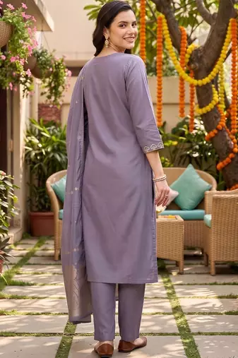 women ethnic motifs embroidered regular thread work kurta with trousers & with dupatta
