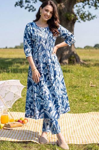 women floral printed regular cotton kurta with trousers