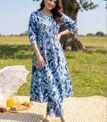 women floral printed regular cotton kurta with trousers