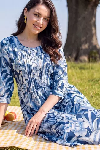 women floral printed regular cotton kurta with trousers