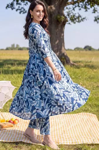 women floral printed regular cotton kurta with trousers