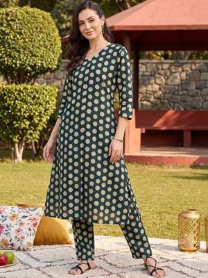 women printed regular cotton kurta with trousers 1