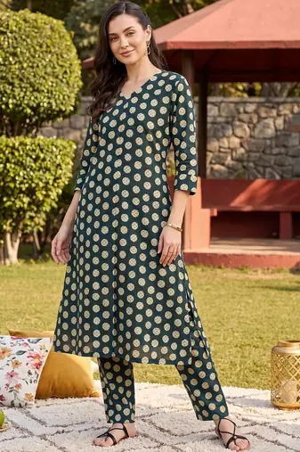 women printed regular cotton kurta with trousers
