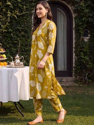 women floral printed pleated cotton kurta with trousers 1