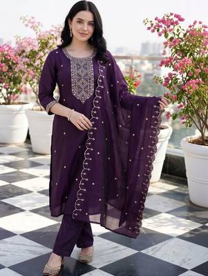 women ethnic motifs embroidered regular thread work kurta with trousers & with dupatta 1