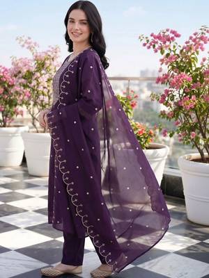 women ethnic motifs embroidered regular thread work kurta with trousers & with dupatta 2