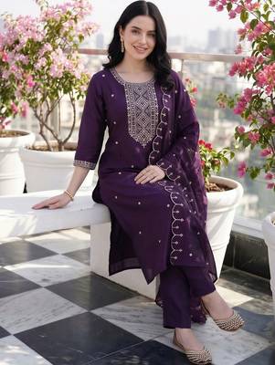 women ethnic motifs embroidered regular thread work kurta with trousers & with dupatta 6