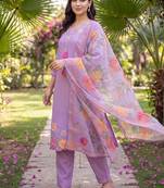 women floral embroidered regular thread work kurta with trousers & with dupatta