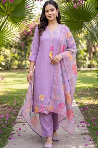 women floral embroidered regular thread work kurta with trousers & with dupatta