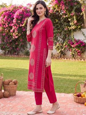 women ethnic motifs printed regular cotton kurta with trousers & with dupatta 2