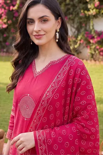 women ethnic motifs printed regular cotton kurta with trousers & with dupatta