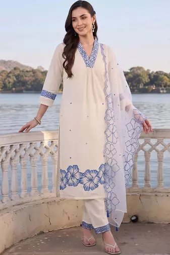 women floral embroidered regular thread work kurta with trousers & with dupatta
