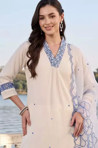 women floral embroidered regular thread work kurta with trousers & with dupatta