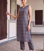 women printed regular cotton kurta with trousers