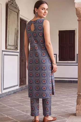 women printed regular cotton kurta with trousers