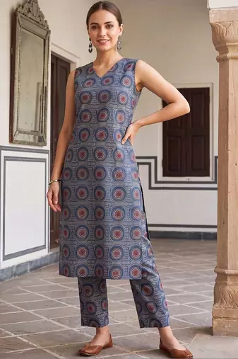 women printed regular cotton kurta with trousers
