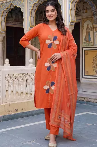women floral printed regular cotton kurta with trousers & with dupatta