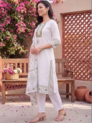 women ethnic motifs embroidered regular thread work cotton kurta with trousers & with dupatta 3