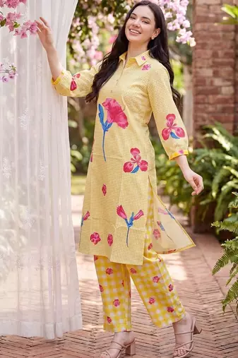 women printed regular cotton kurta with trousers