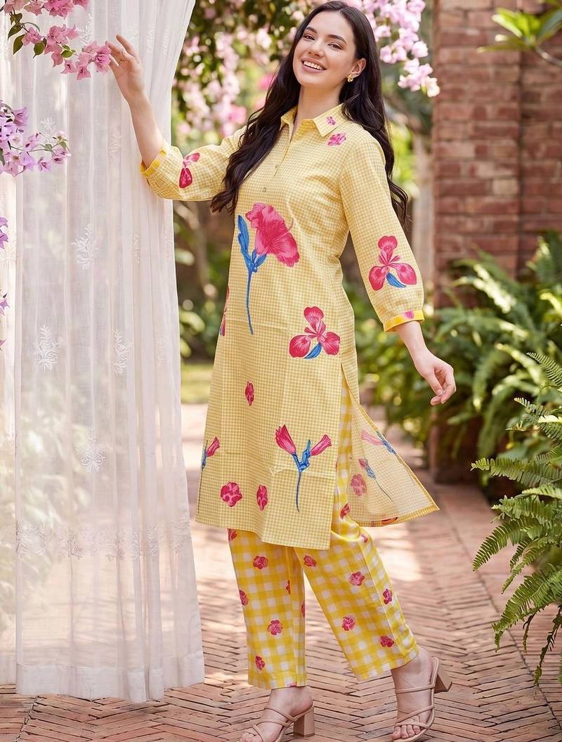 women printed regular cotton kurta with trousers