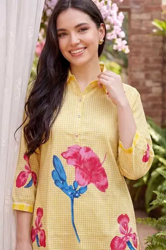 women printed regular cotton kurta with trousers