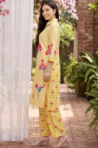 women printed regular cotton kurta with trousers
