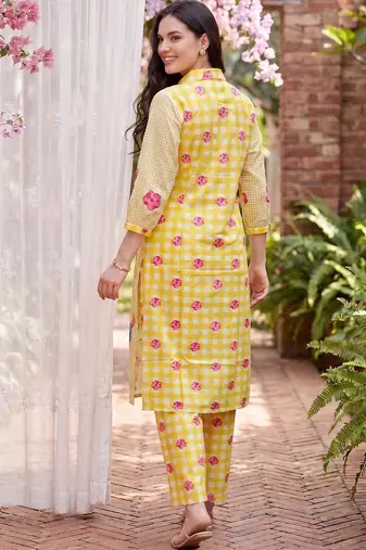 women printed regular cotton kurta with trousers