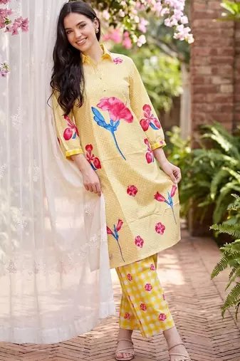 women printed regular cotton kurta with trousers
