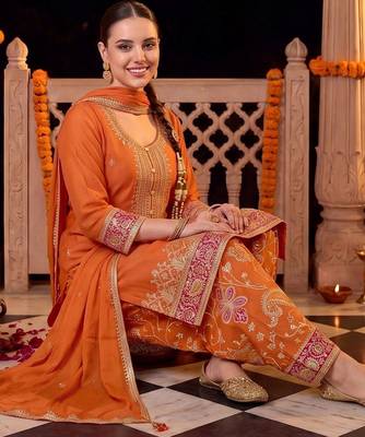 women ethnic motifs embroidered regular kurta with patiala & with dupatta 2
