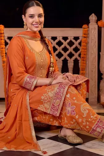 women ethnic motifs embroidered regular kurta with patiala & with dupatta