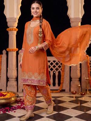 women ethnic motifs embroidered regular kurta with patiala & with dupatta 3
