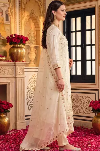 women ethnic motifs embroidered regular kurta with trousers & with dupatta