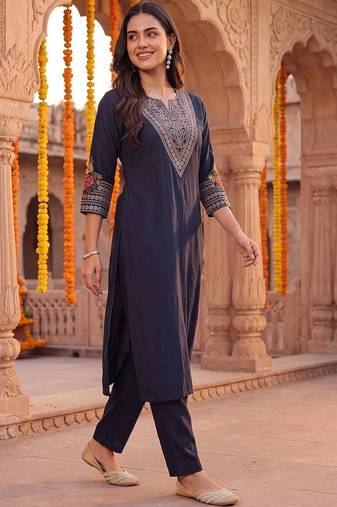 women ethnic motifs embroidered regular thread work kurta with trousers