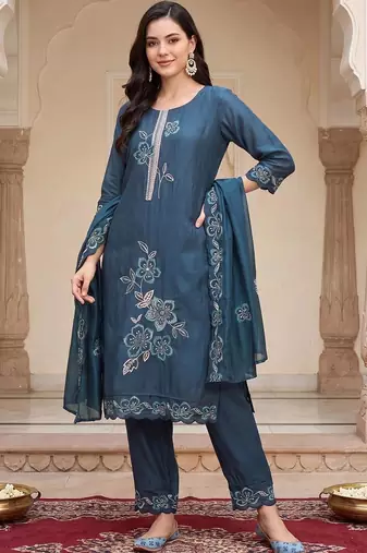 women floral embroidered regular thread work kurta with trousers & with dupatta