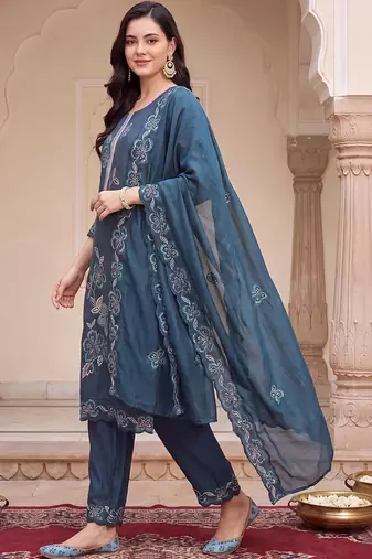 women floral embroidered regular thread work kurta with trousers & with dupatta