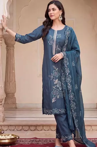 women floral embroidered regular thread work kurta with trousers & with dupatta