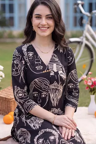 women printed regular cotton kurta with trousers