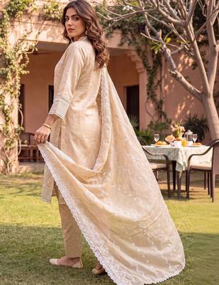 women ethnic motifs embroidered regular thread work cotton kurta with trousers & with dupatta 5