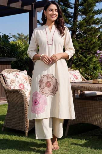 women floral embroidered regular thread work kurta with trousers