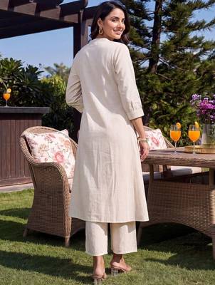 women floral embroidered regular thread work kurta with trousers 5