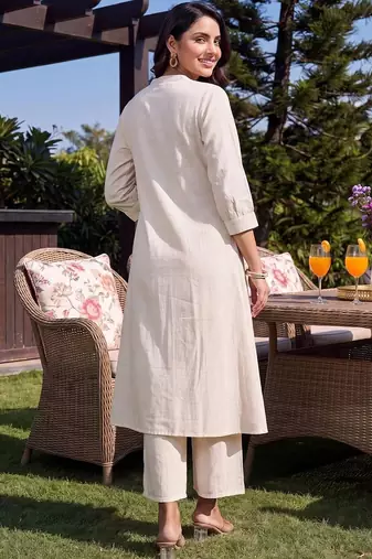 women floral embroidered regular thread work kurta with trousers
