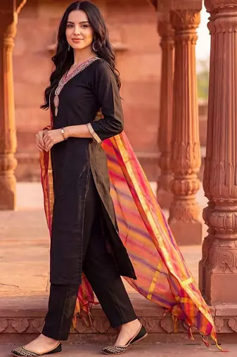 women ethnic motifs regular thread work kurta with trousers & with dupatta