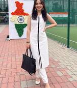 women regular kurta with trousers