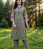 women printed regular cotton kurta with trousers