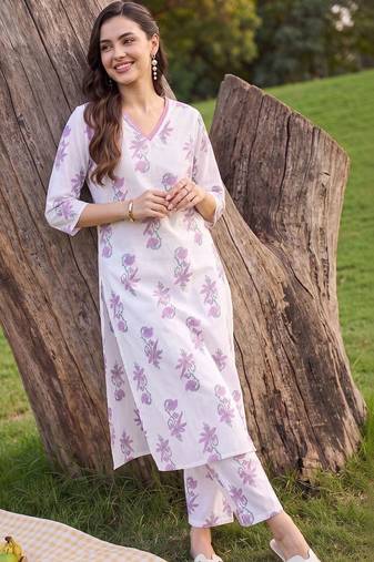 women floral printed regular cotton kurta with trousers