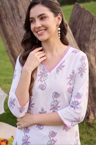 women floral printed regular cotton kurta with trousers