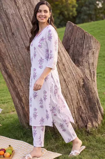 women floral printed regular cotton kurta with trousers