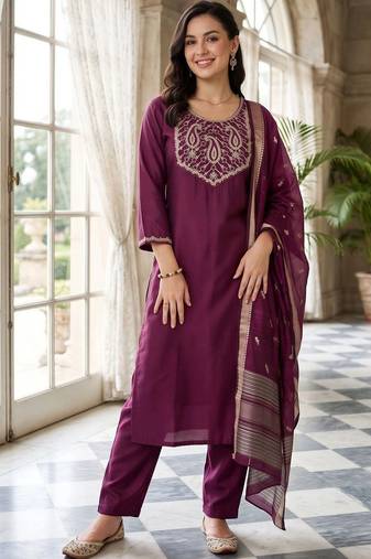women ethnic motifs embroidered regular thread work kurta with trousers & with dupatta